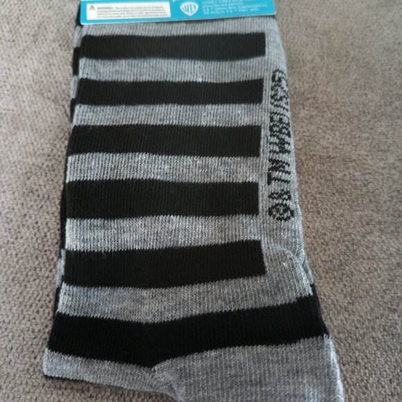 WARNER BROTHERS LOONEY TUNES BUGS BUNNY CREW SOCKS SIZE 9 -13 - Picture 2 of 2